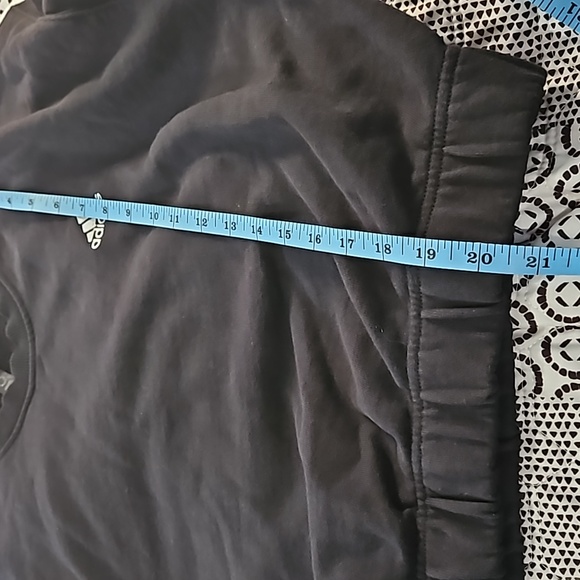 Adidas sweatshirt size large cropped color black and white - Picture 4 of 6